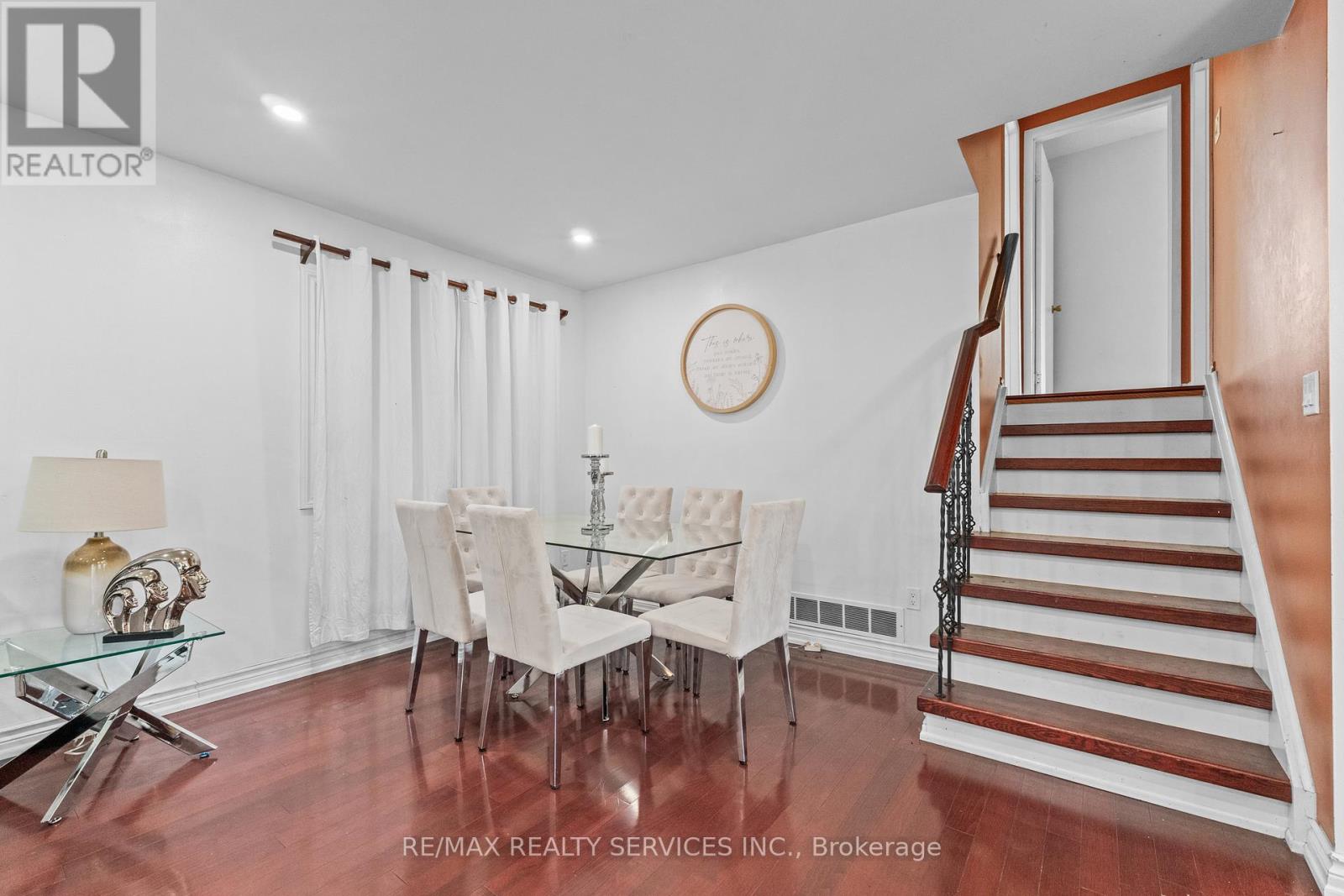 20 Madoc Drive, Brampton, Ontario  L6V 1Z9 - Photo 7 - W12443540