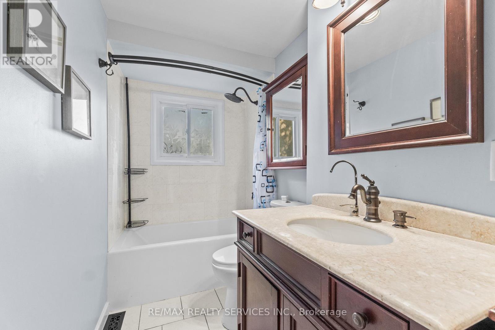 20 Madoc Drive, Brampton, Ontario  L6V 1Z9 - Photo 21 - W12443540