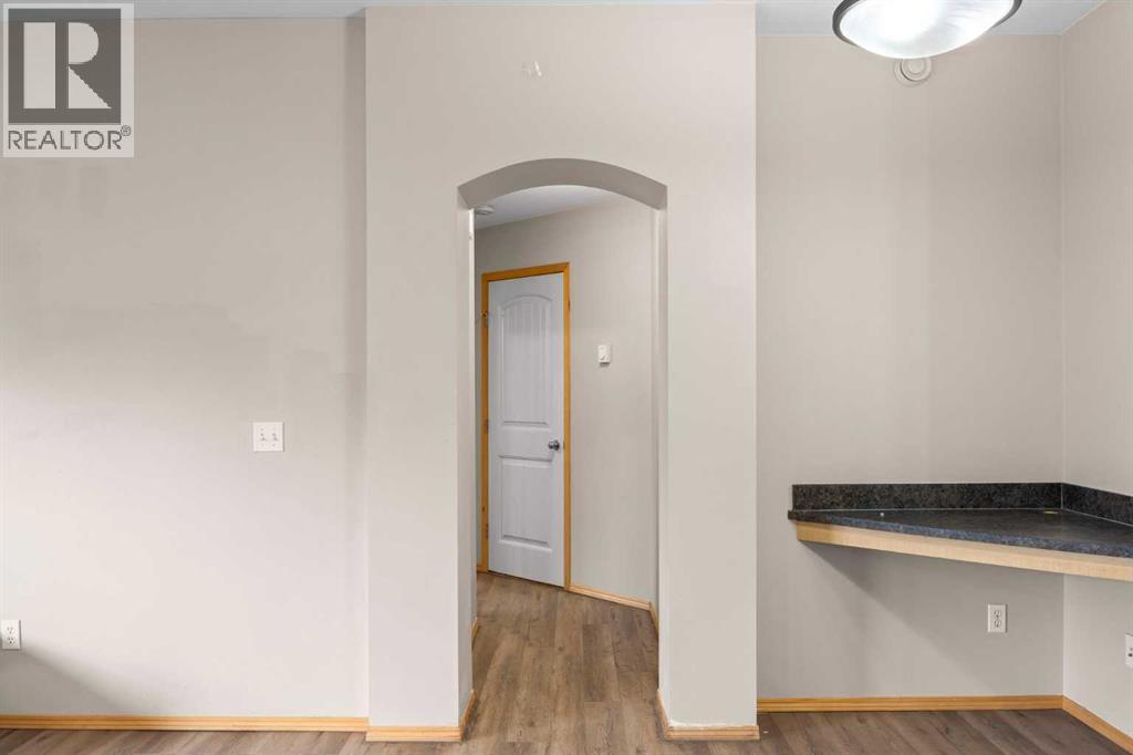 102, 31 Panatella Landing Nw, Calgary, Alberta  T3K 0K8 - Photo 17 - A2250392