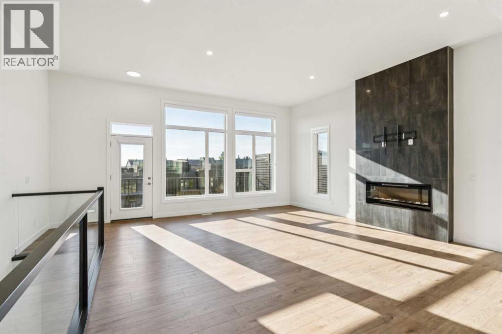228 Sovereign Common Sw, Calgary, Alberta  T3C 3Y3 - Photo 8 - A2252893