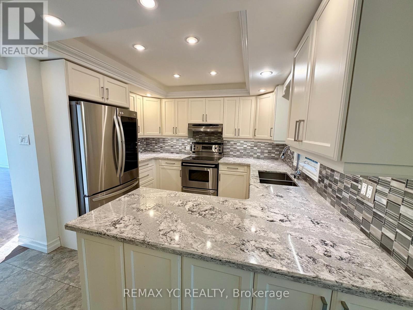 67 Fern Valley Crescent, Richmond Hill, Ontario  L4E 2J5 - Photo 11 - N12413752
