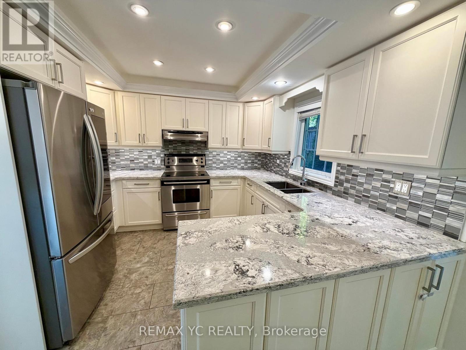 67 Fern Valley Crescent, Richmond Hill, Ontario  L4E 2J5 - Photo 10 - N12413752