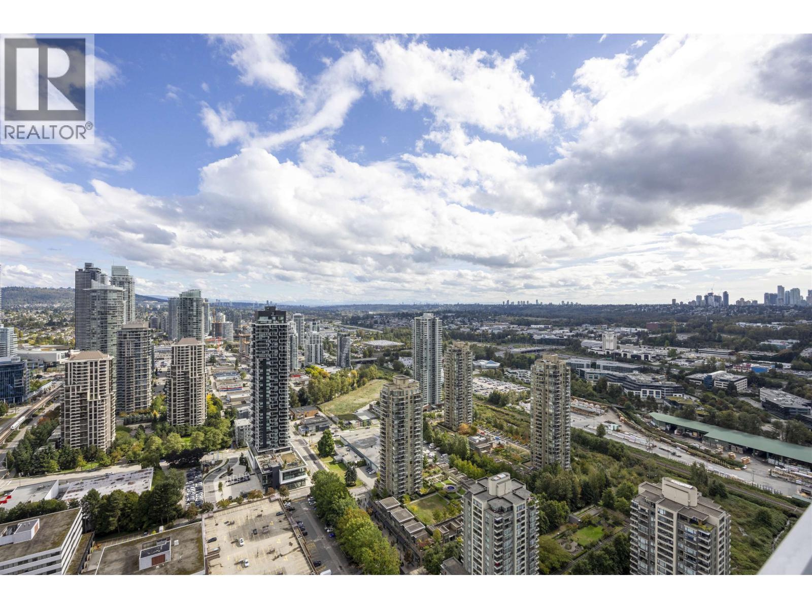 4402 2186 Gilmore Avenue, Burnaby, British Columbia  V5C 0N7 - Photo 1 - R3053266