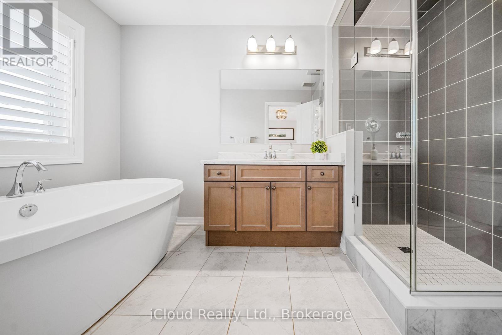 3327 Erasmum Street, Oakville, Ontario  L6M 4J9 - Photo 17 - W12443097