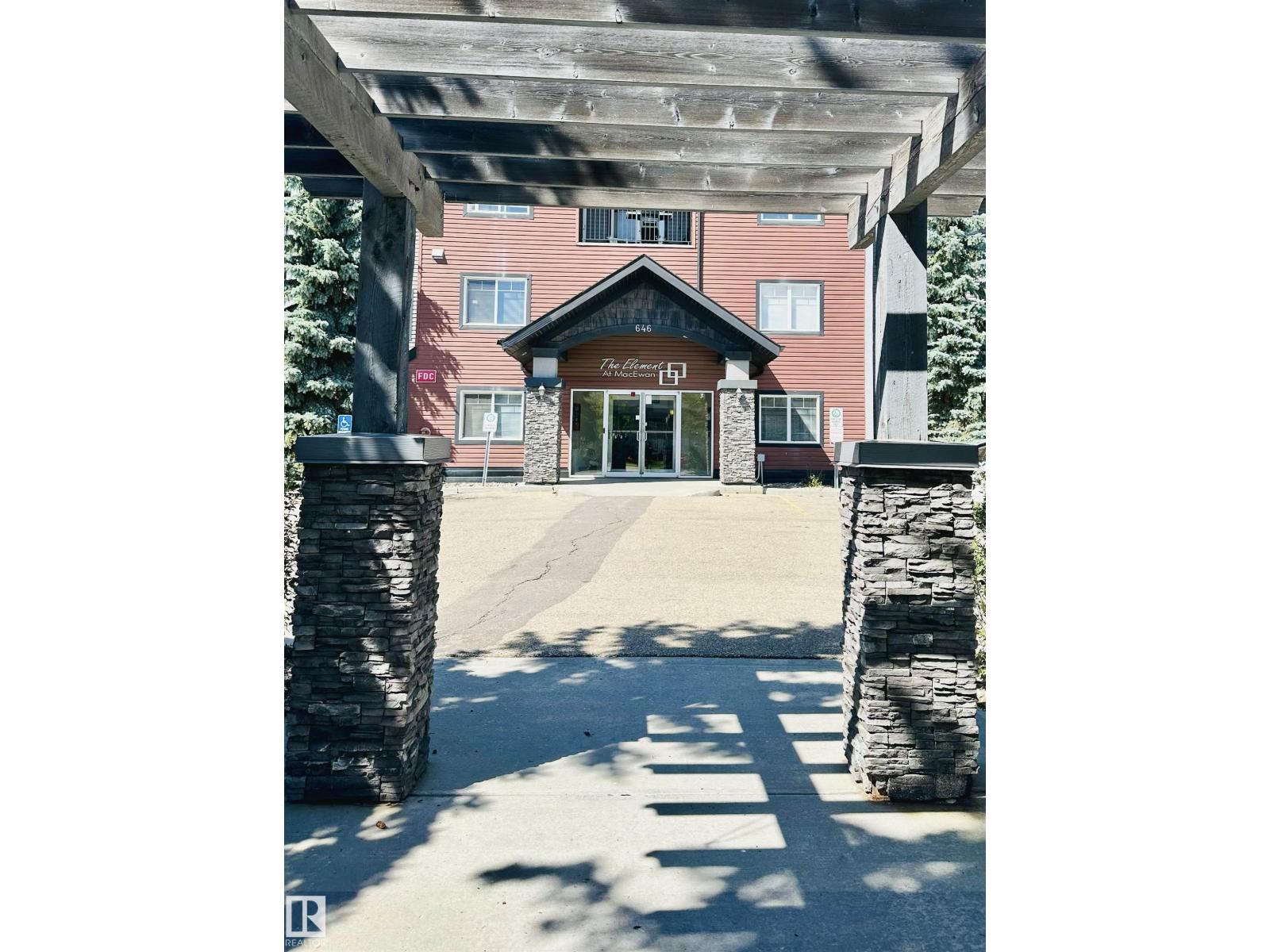 646 Mcallister Lo Sw, Edmonton, Alberta  T6W 0B5 - Photo 2 - E4460882