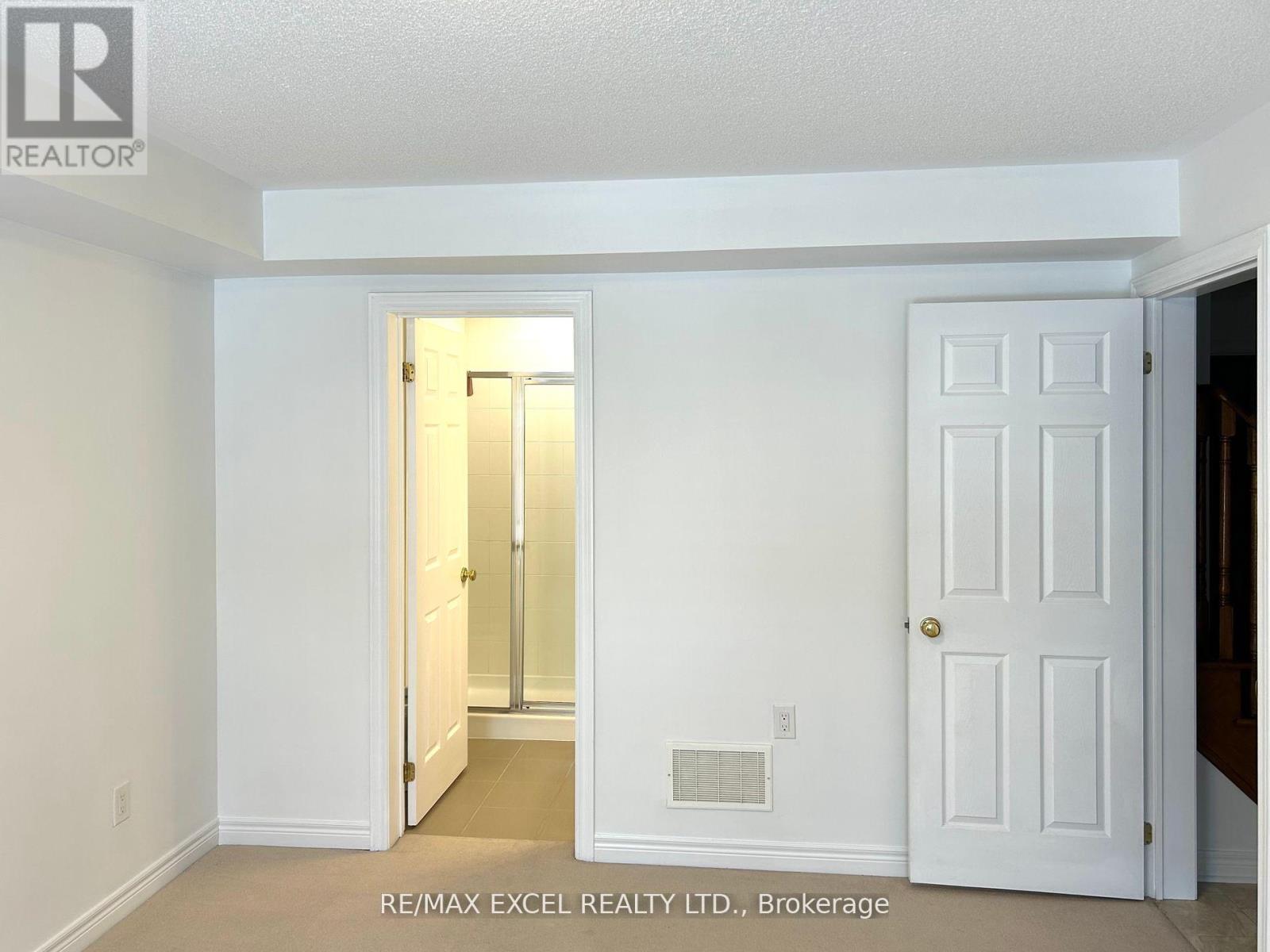 17 Earnshaw Drive, Markham, Ontario  L6C 0E4 - Photo 11 - N12445200