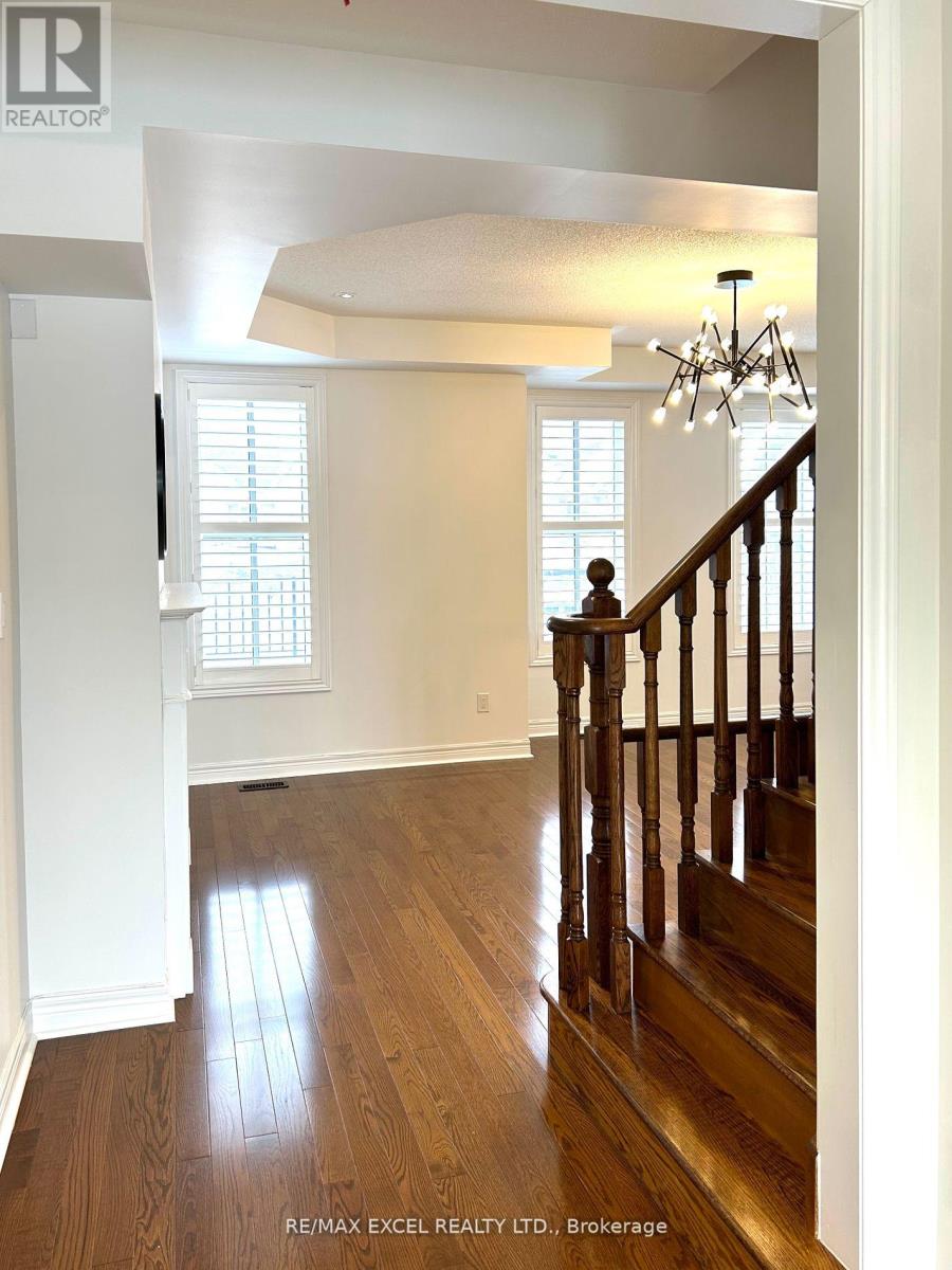 17 Earnshaw Drive, Markham, Ontario  L6C 0E4 - Photo 9 - N12445200