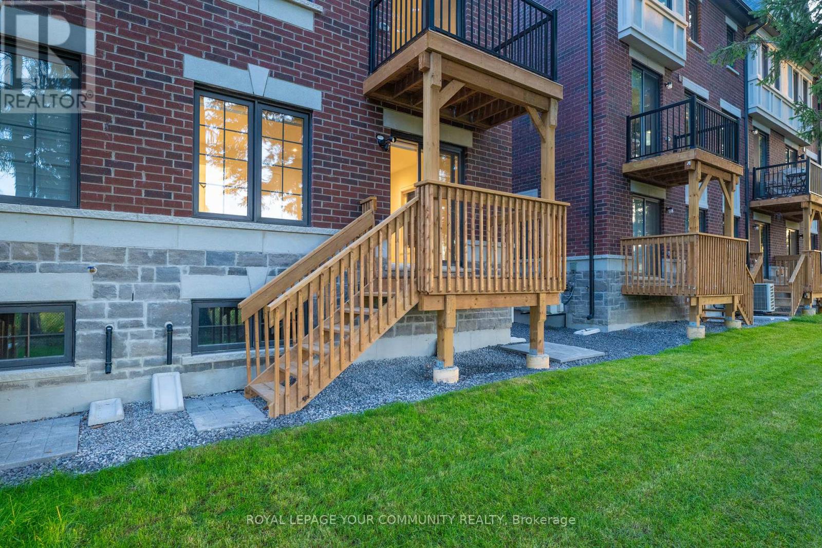 38 Arbour Green Crescent, Vaughan, Ontario  L4H 4V2 - Photo 36 - N12445214