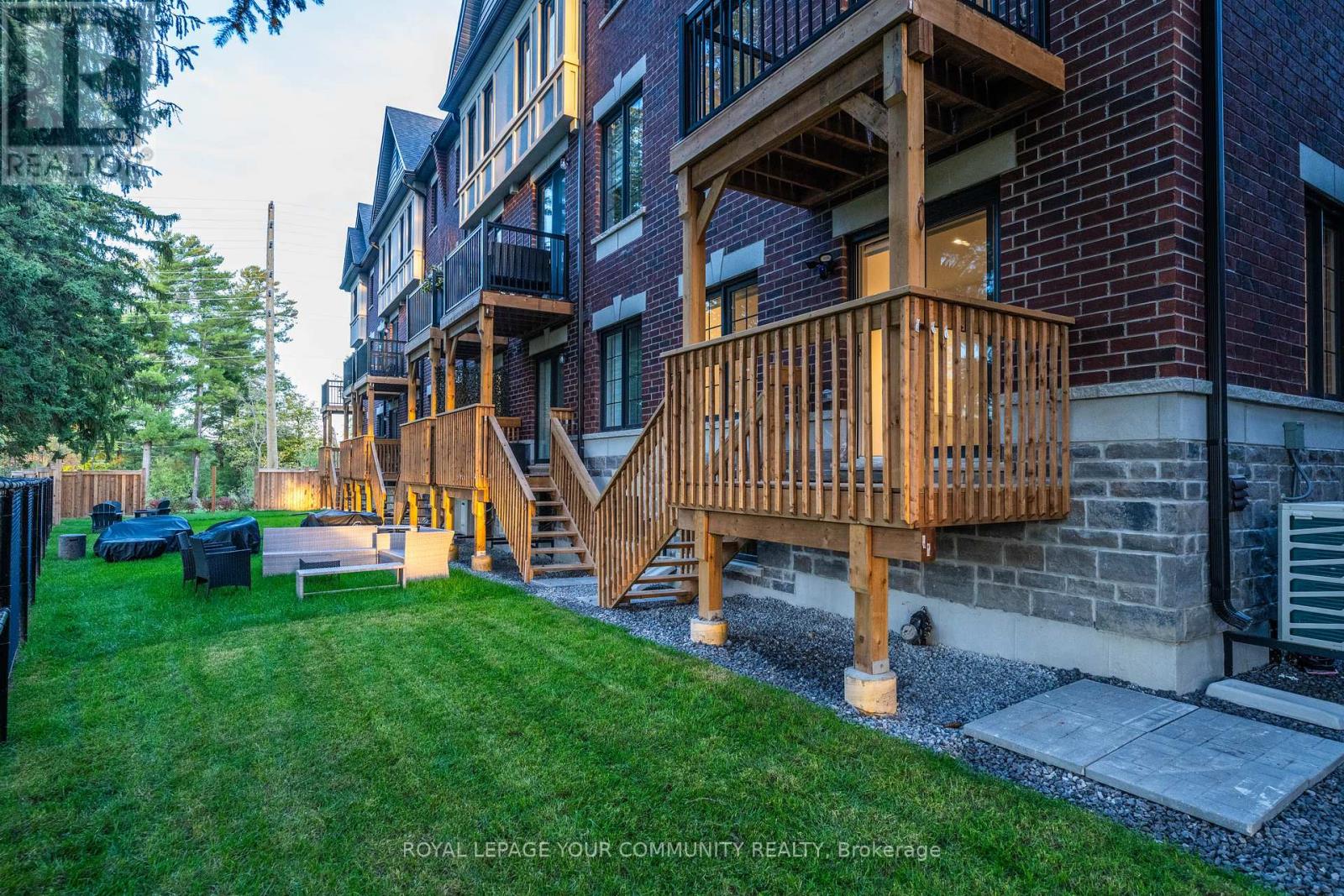 38 Arbour Green Crescent, Vaughan, Ontario  L4H 4V2 - Photo 37 - N12445214
