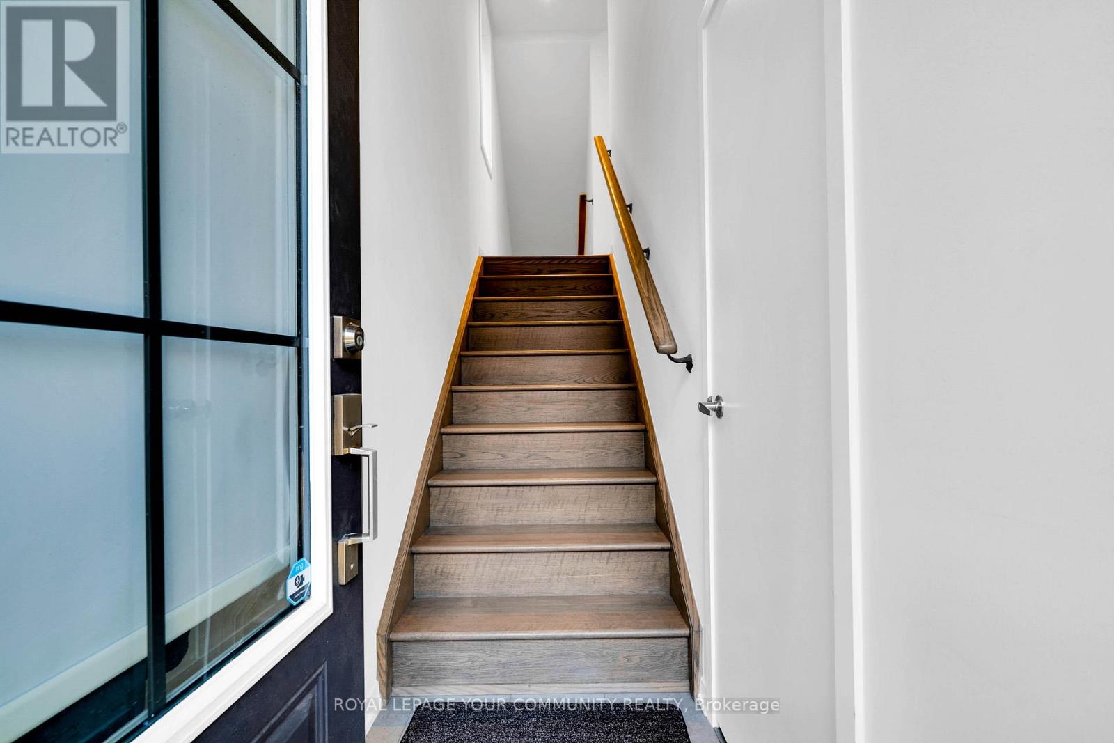 38 Arbour Green Crescent, Vaughan, Ontario  L4H 4V2 - Photo 4 - N12445214
