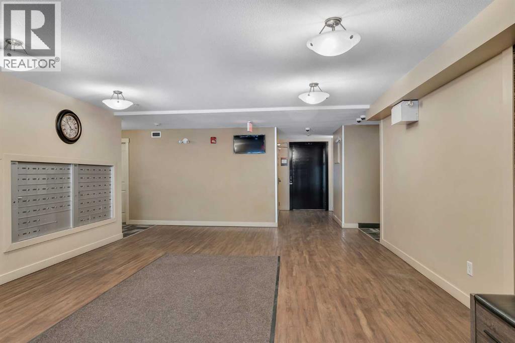 303, 7130 80 Avenue Ne, Calgary, Alberta  T3J 0N6 - Photo 4 - A2262223