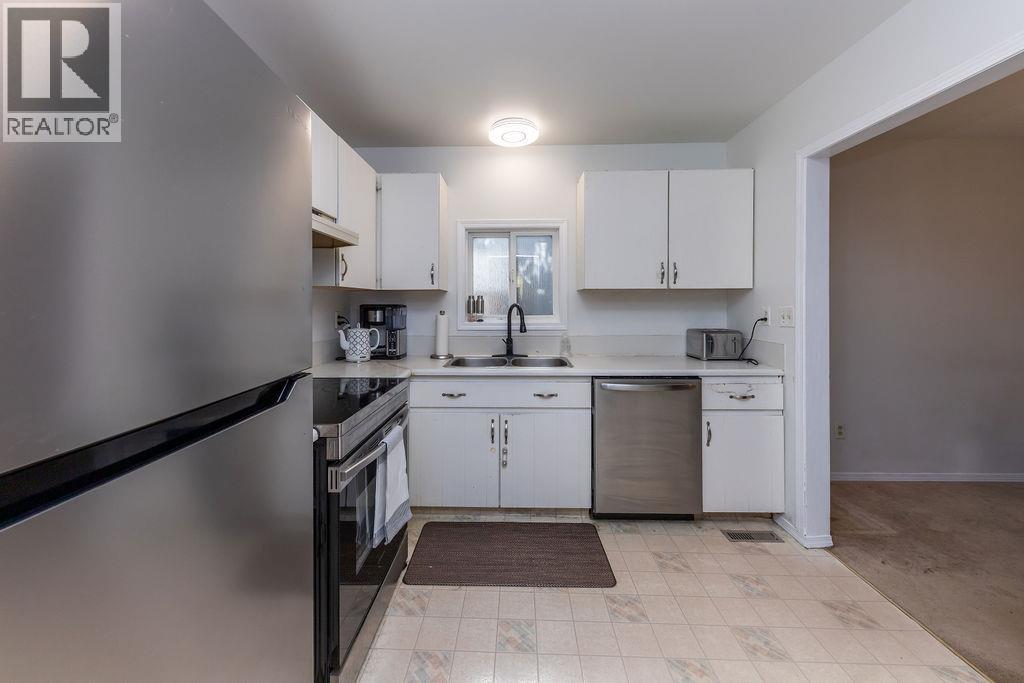 1797 Springhill Drive, Kamloops, British Columbia  V2E 1H8 - Photo 9 - 10363486