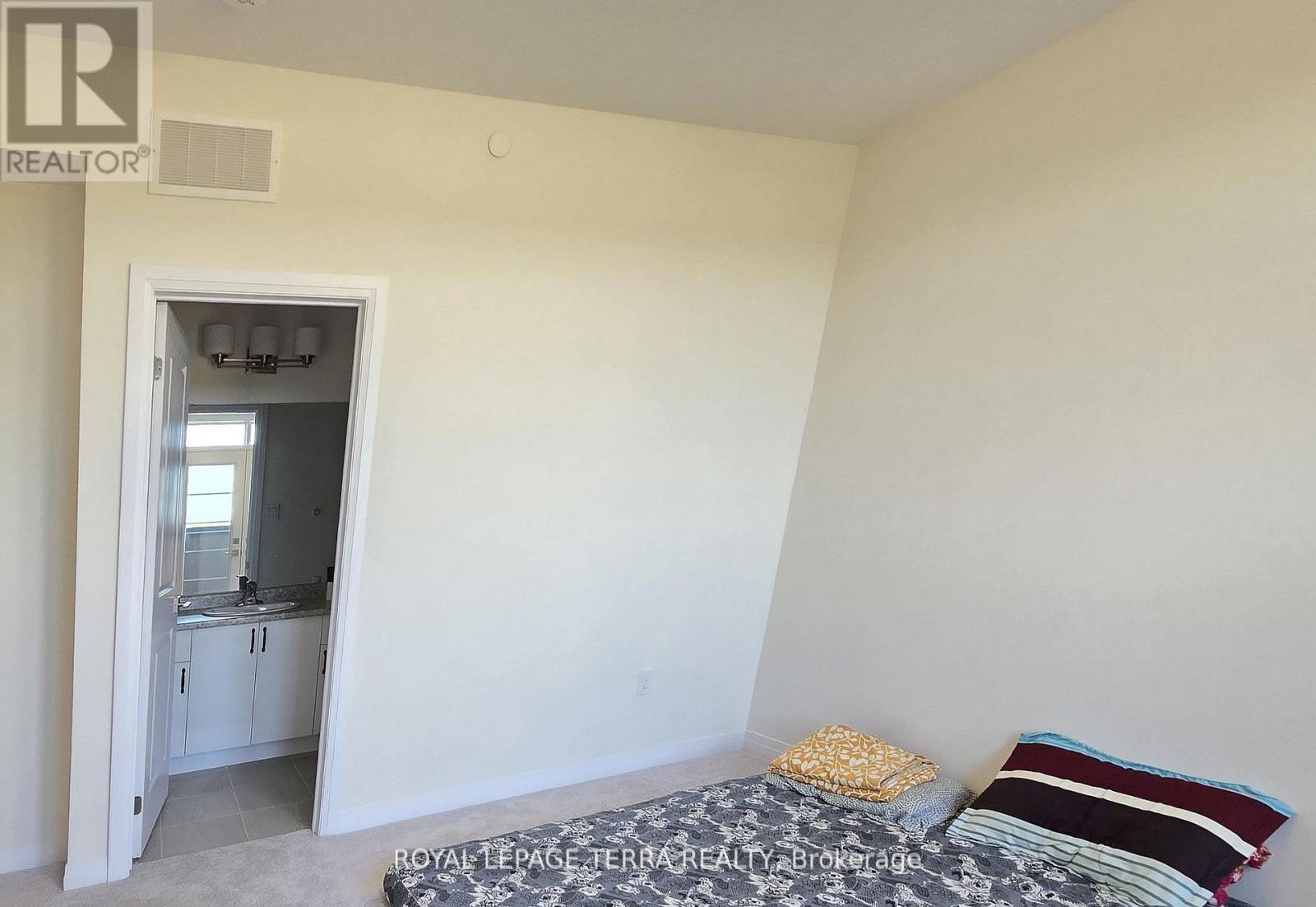 20 - 45 Fieldridge Crescent, Brampton, Ontario  L6R 4G6 - Photo 11 - W12445207