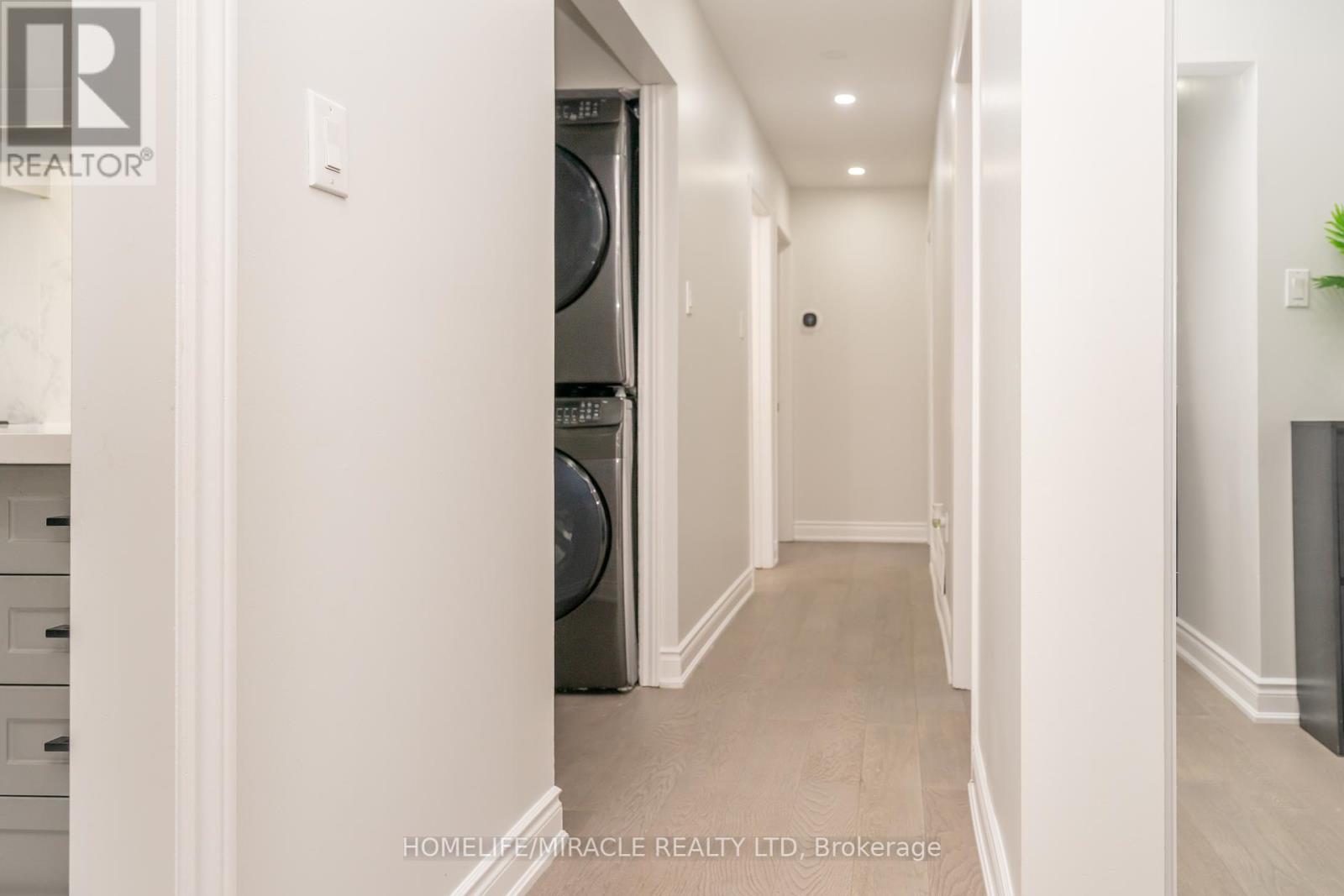 Main - 5 Finsbury Drive, Brampton, Ontario  L6T 3R1 - Photo 17 - W12445213