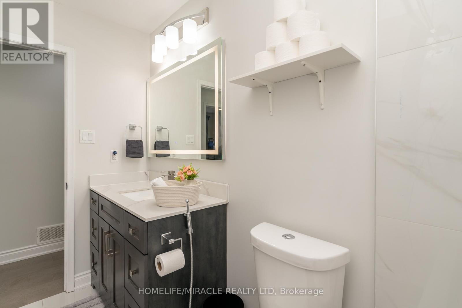Main - 5 Finsbury Drive, Brampton, Ontario  L6T 3R1 - Photo 23 - W12445213