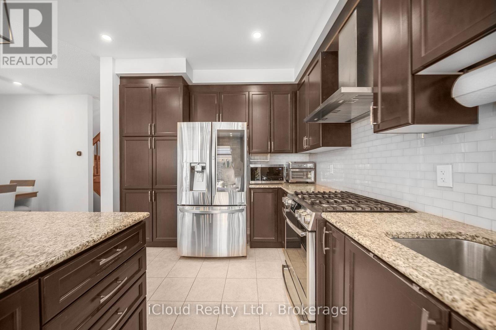 3327 Erasmum Street, Oakville, Ontario  L6M 4J9 - Photo 13 - W12443097
