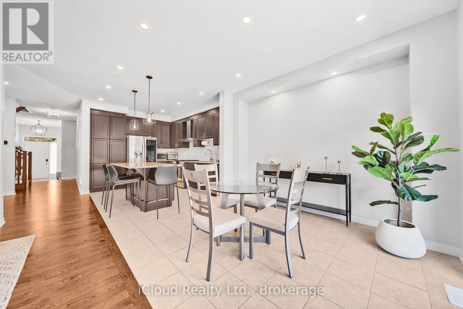 3327 Erasmum Street, Oakville, Ontario  L6M 4J9 - Photo 10 - W12443097