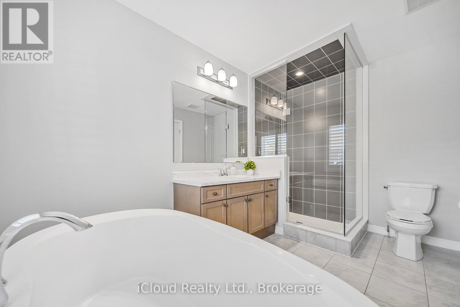 3327 Erasmum Street, Oakville, Ontario  L6M 4J9 - Photo 20 - W12443097