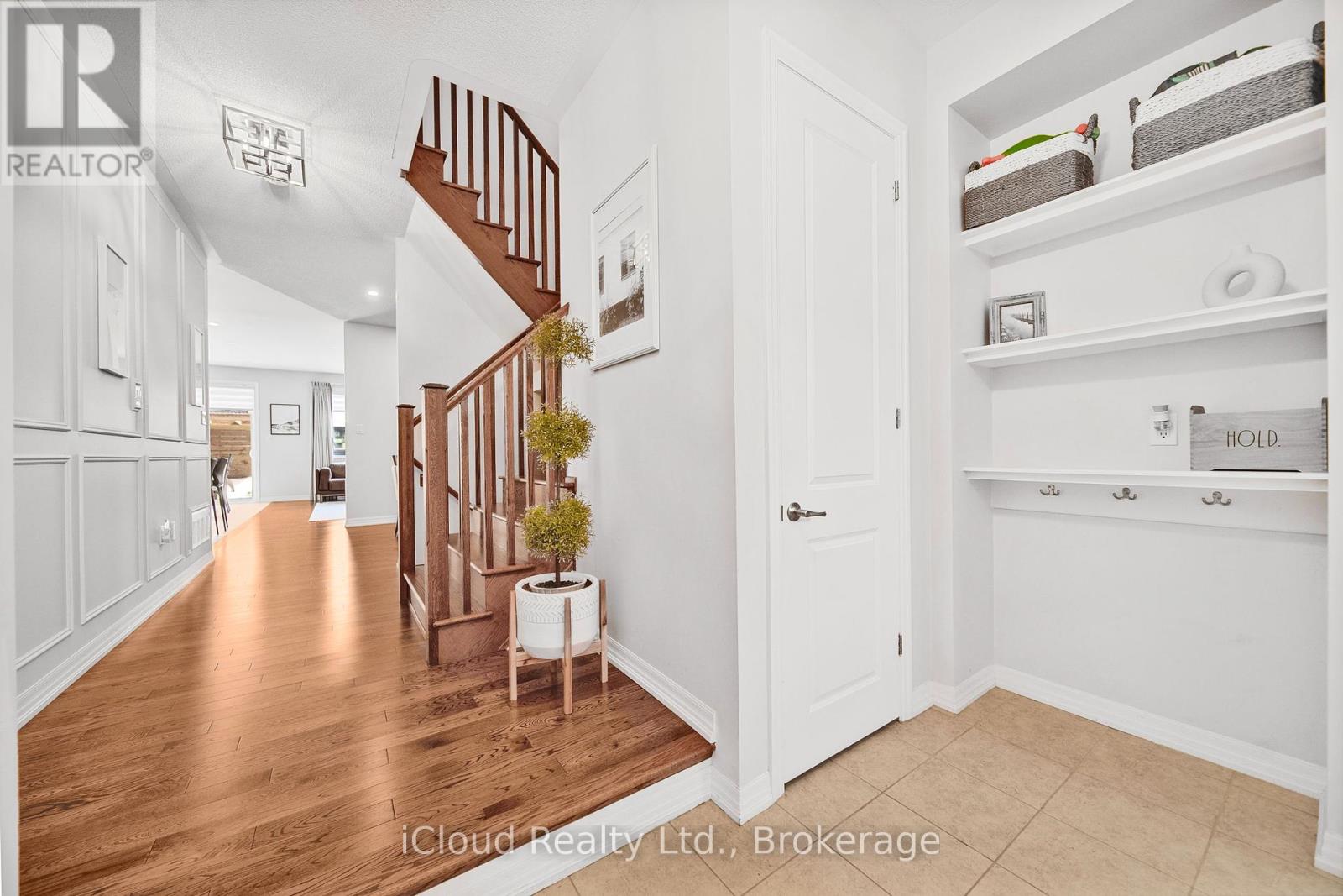 3327 Erasmum Street, Oakville, Ontario  L6M 4J9 - Photo 5 - W12443097