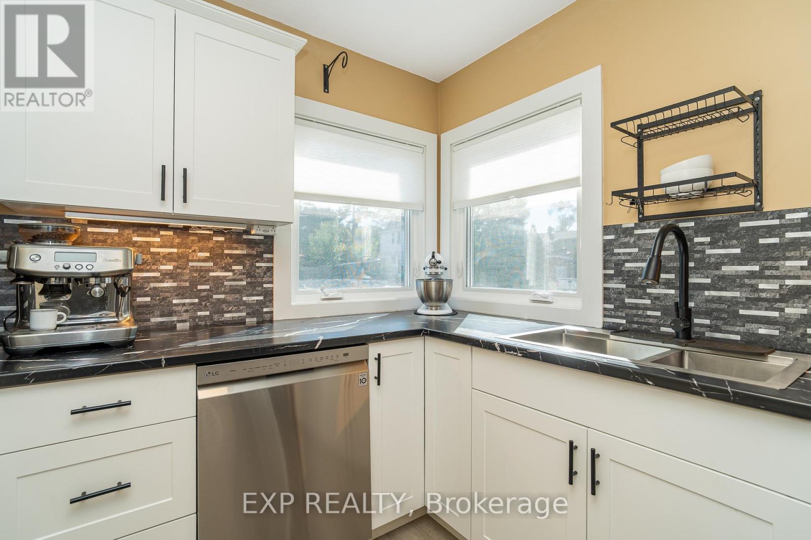 336 Poulin Avenue, Ottawa, Ontario  K2B 5T8 - Photo 15 - X12445228