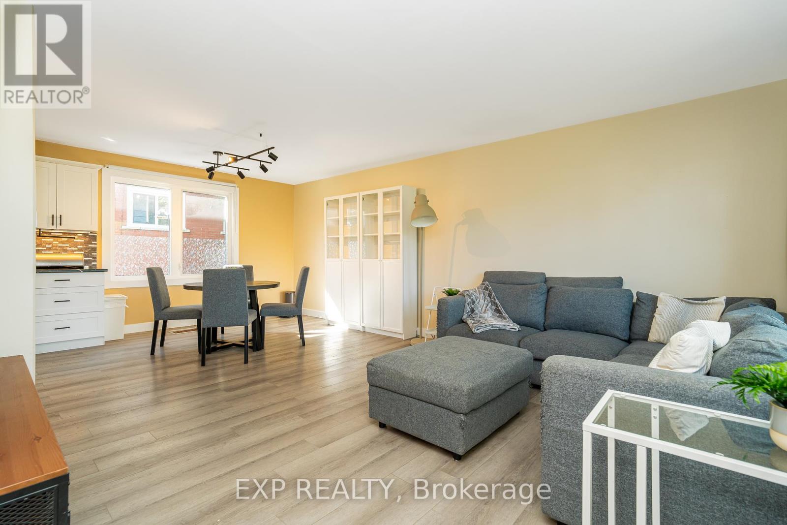 336 Poulin Avenue, Ottawa, Ontario  K2B 5T8 - Photo 4 - X12445228