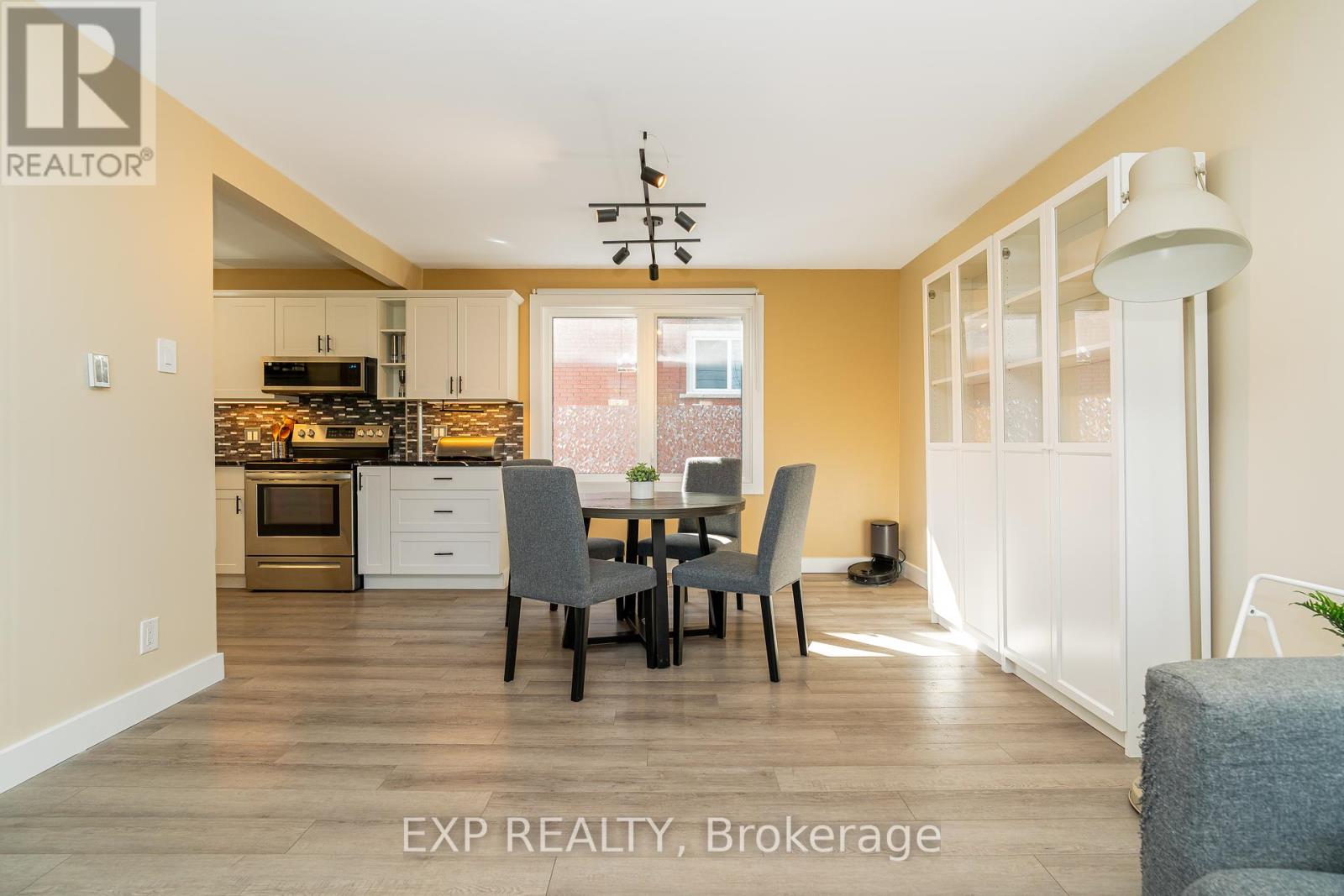 336 Poulin Avenue, Ottawa, Ontario  K2B 5T8 - Photo 5 - X12445228