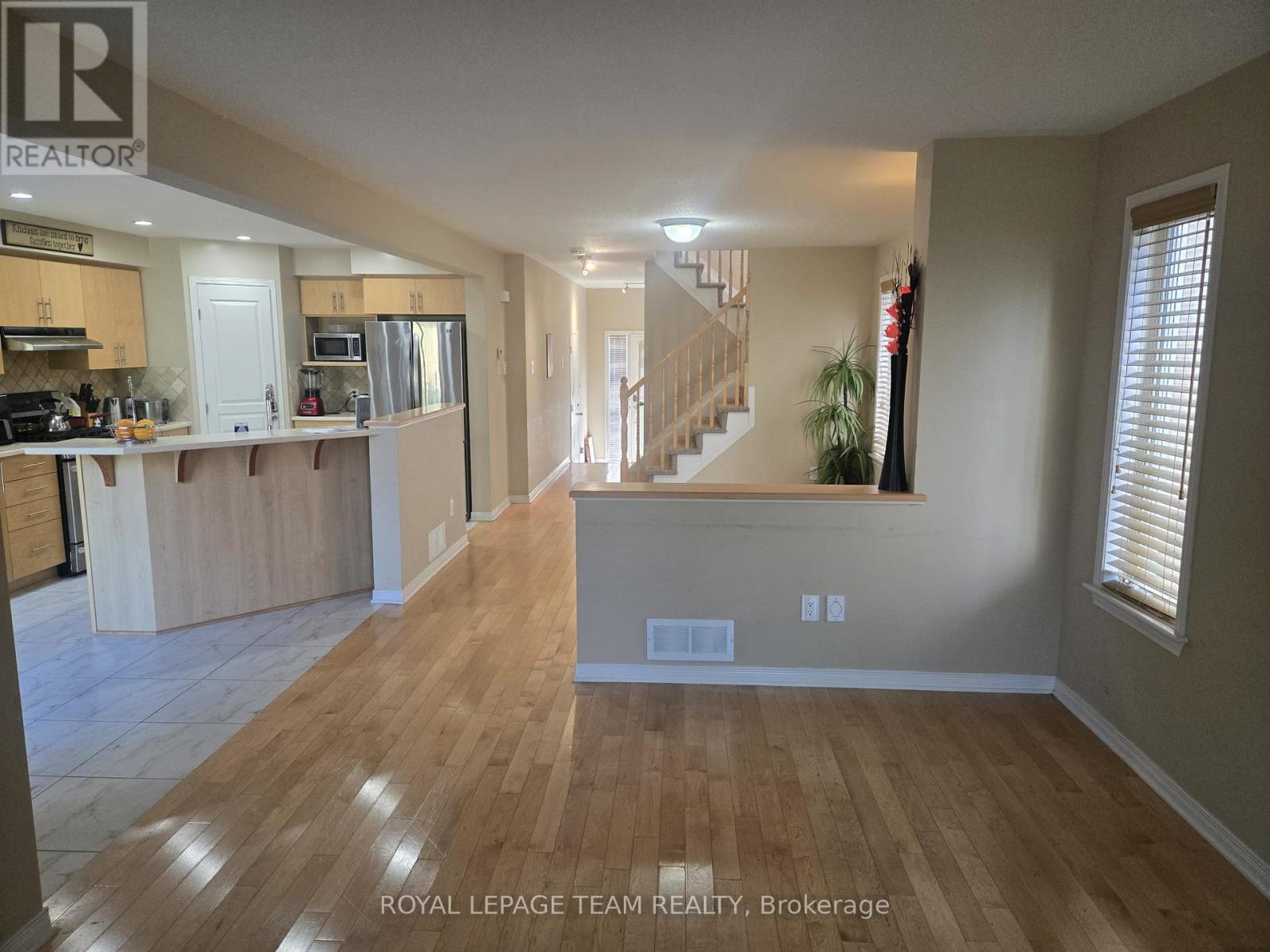 361 Celtic Ridge Crescent, Ottawa, Ontario  K2W 0B6 - Photo 3 - X12445257