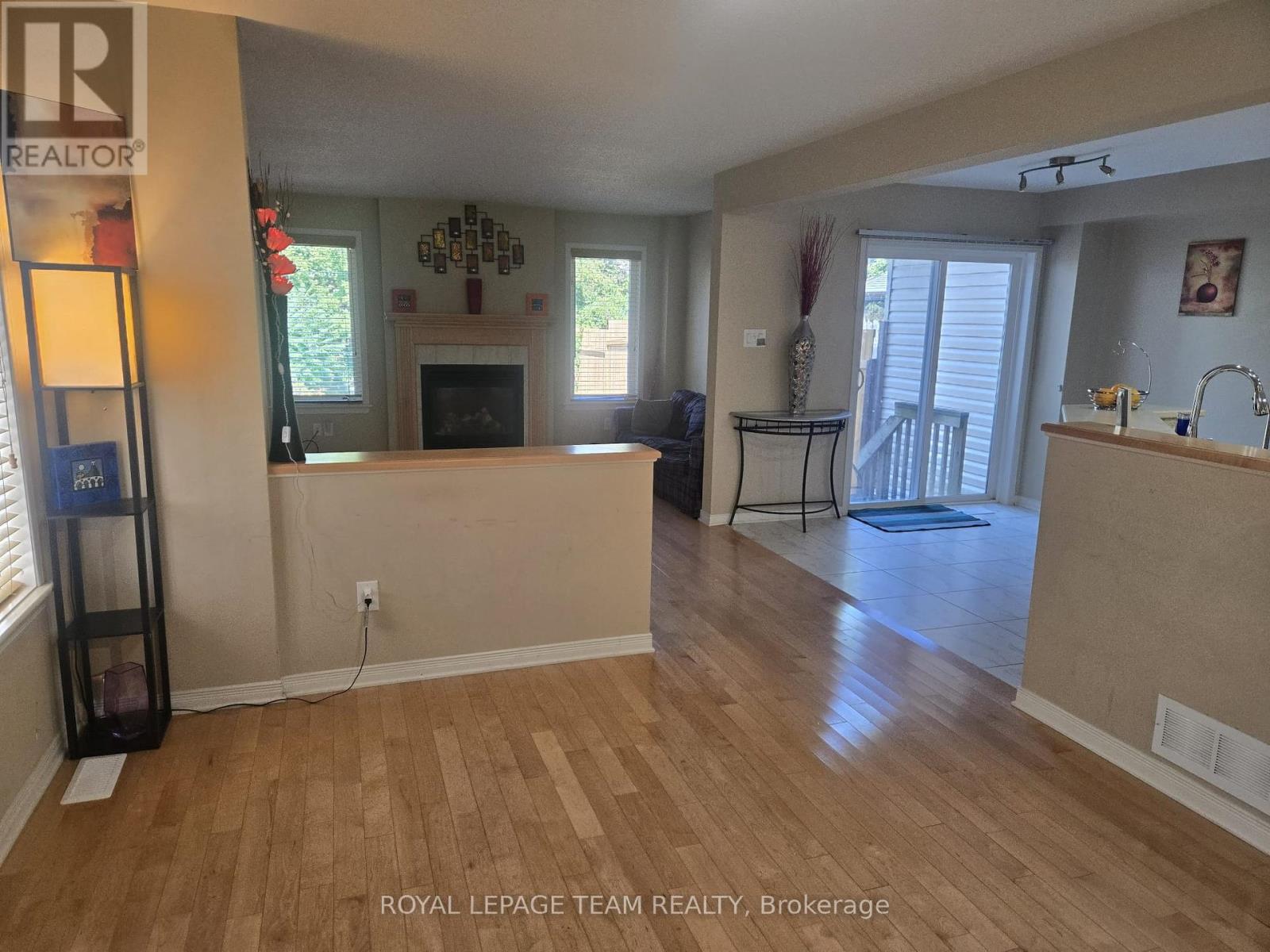 361 Celtic Ridge Crescent, Ottawa, Ontario  K2W 0B6 - Photo 5 - X12445257