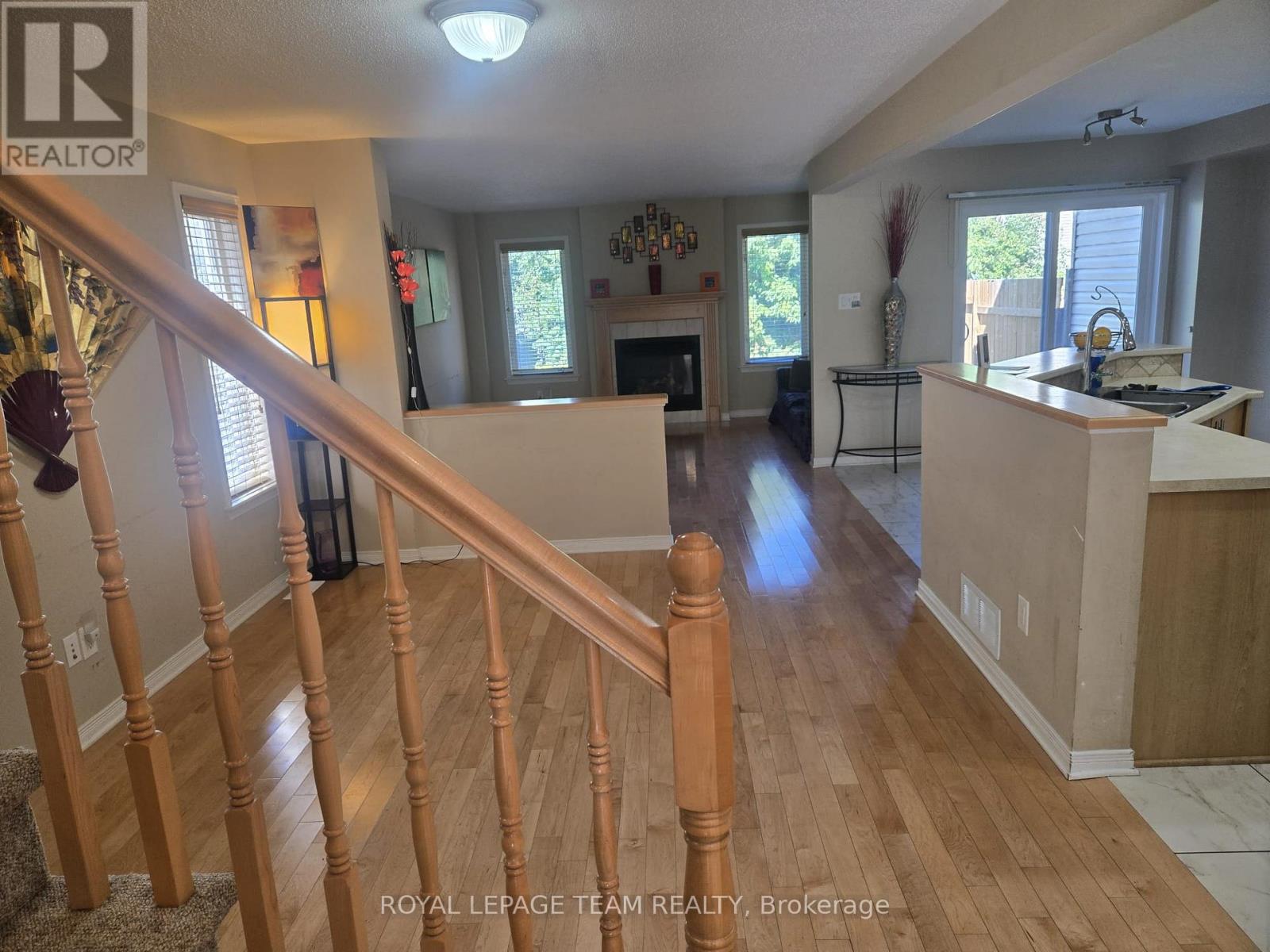 361 Celtic Ridge Crescent, Ottawa, Ontario  K2W 0B6 - Photo 7 - X12445257