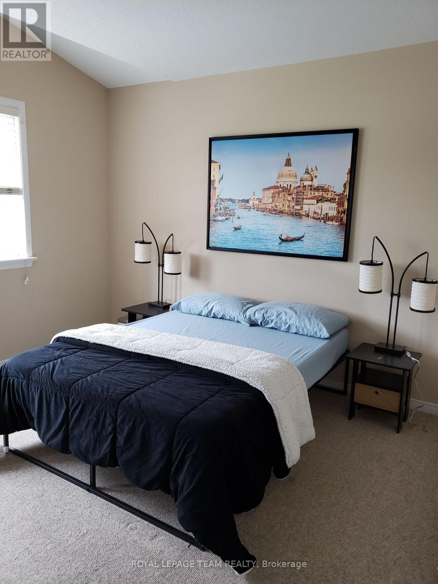 361 Celtic Ridge Crescent, Ottawa, Ontario  K2W 0B6 - Photo 9 - X12445257