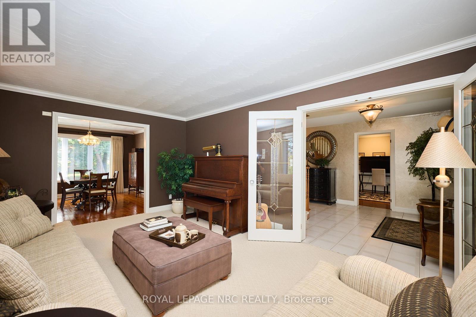 14 Shorthill Place, Pelham, Ontario  L0S 1E3 - Photo 11 - X12445247