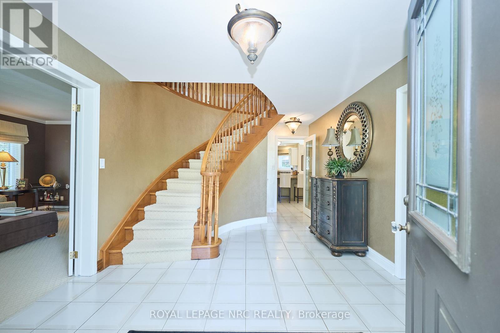 14 Shorthill Place, Pelham, Ontario  L0S 1E3 - Photo 8 - X12445247