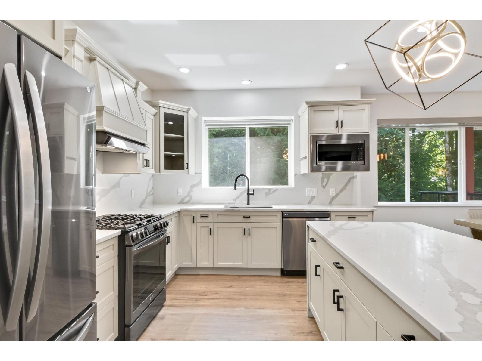 36198 Cascade Ridge Drive, Mission, British Columbia  V2V 7G9 - Photo 3 - R3051850