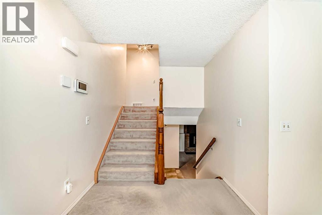 139 Stratton Crescent Sw, Calgary, Alberta  T3H 1T7 - Photo 12 - A2227257