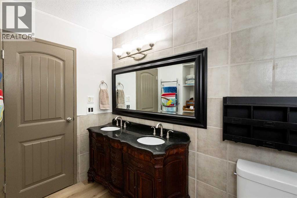 5015 35 Street, Innisfail, Alberta  T4G 1H5 - Photo 21 - A2262154