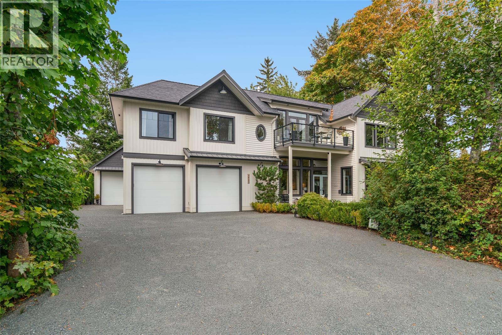 3943 Dillman Rd, Campbell River, British Columbia