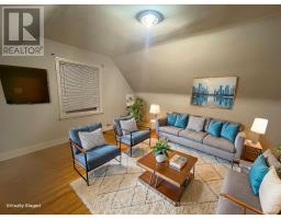 TOP FLOOR - 127 SHEPPARD AVENUE W, Toronto, Ontario