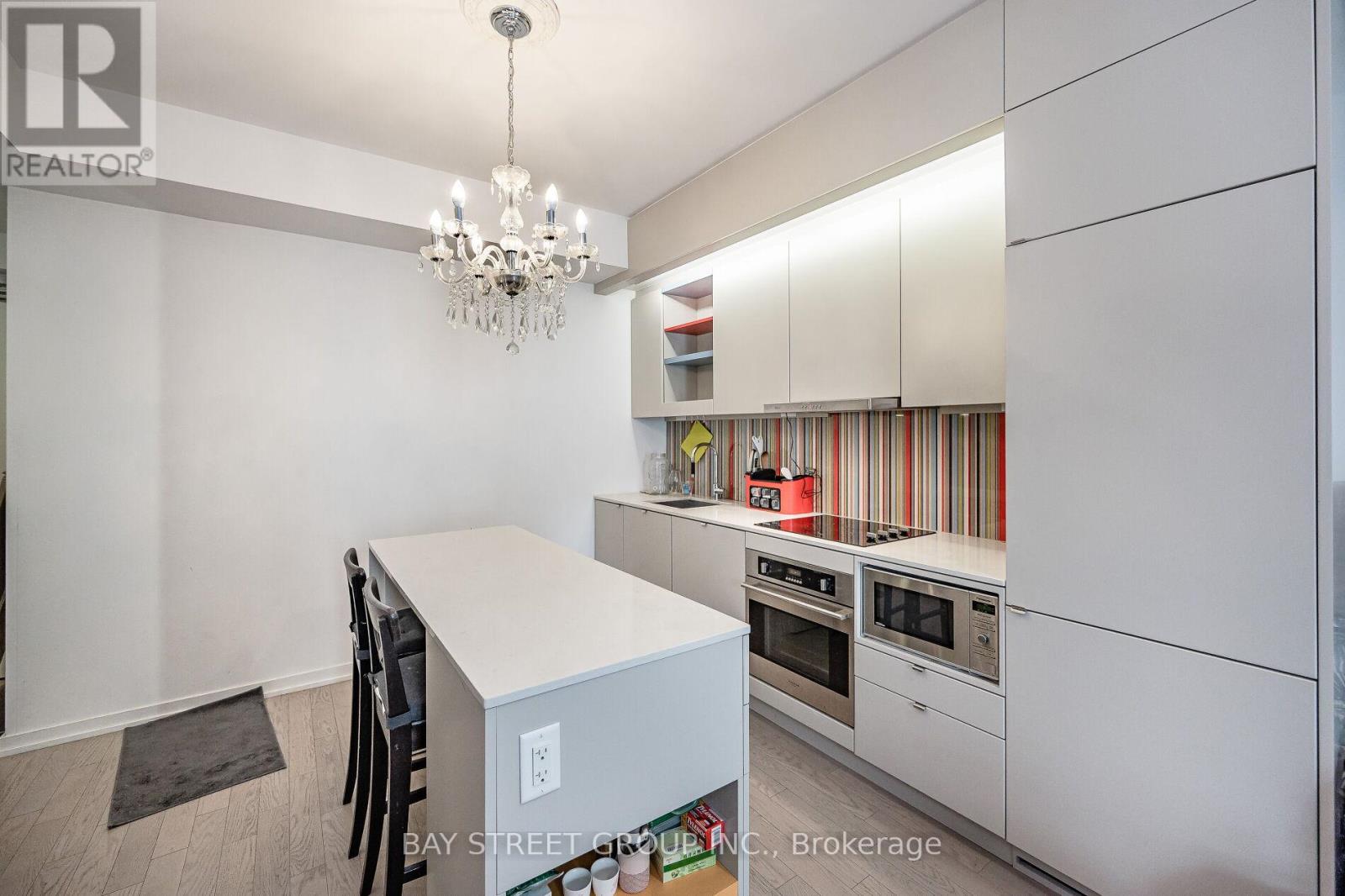 601 - 101 Peter Street, Toronto (Waterfront Communities), Ontario  M5V 0G6 - Photo 2 - C12445230