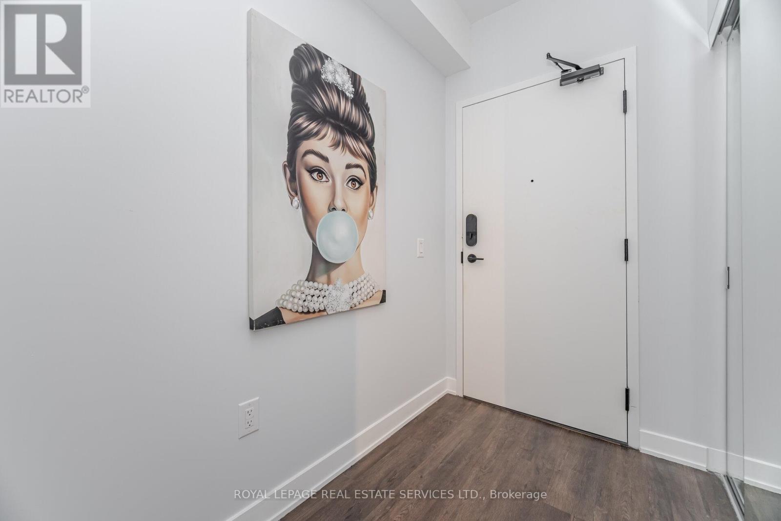 803 - 100 Dalhousie Street, Toronto, Ontario  M5B 0C7 - Photo 5 - C12445251