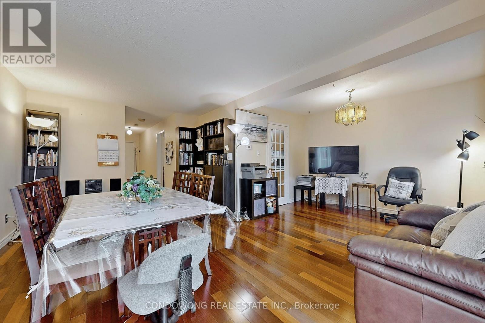 63 Revlis Crescent, Toronto (L'amoreaux), Ontario  M1V 1E8 - Photo 9 - E12445219