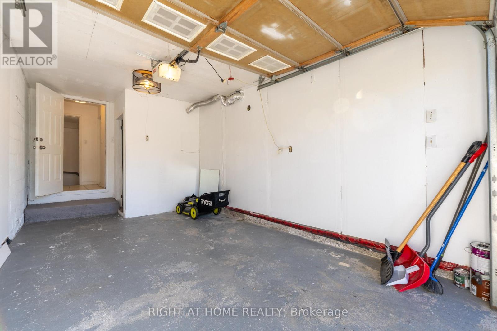 55 Cowan Road N, Brampton, Ontario  L6X 2P9 - Photo 23 - W12442487