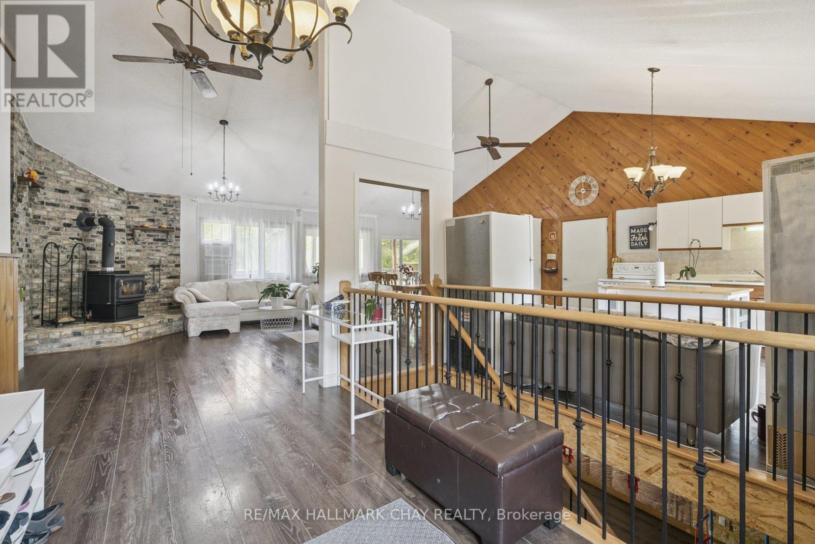 7521 County Road 10, Essa (Angus), Ontario  L0M 1B1 - Photo 11 - N12445223