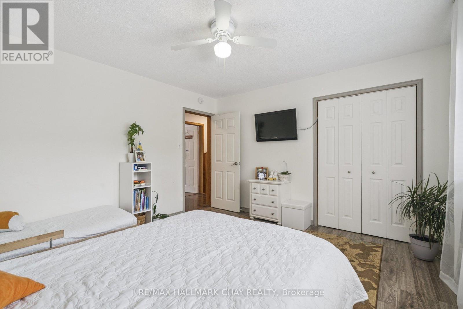 7521 County Road 10, Essa (Angus), Ontario  L0M 1B1 - Photo 13 - N12445223