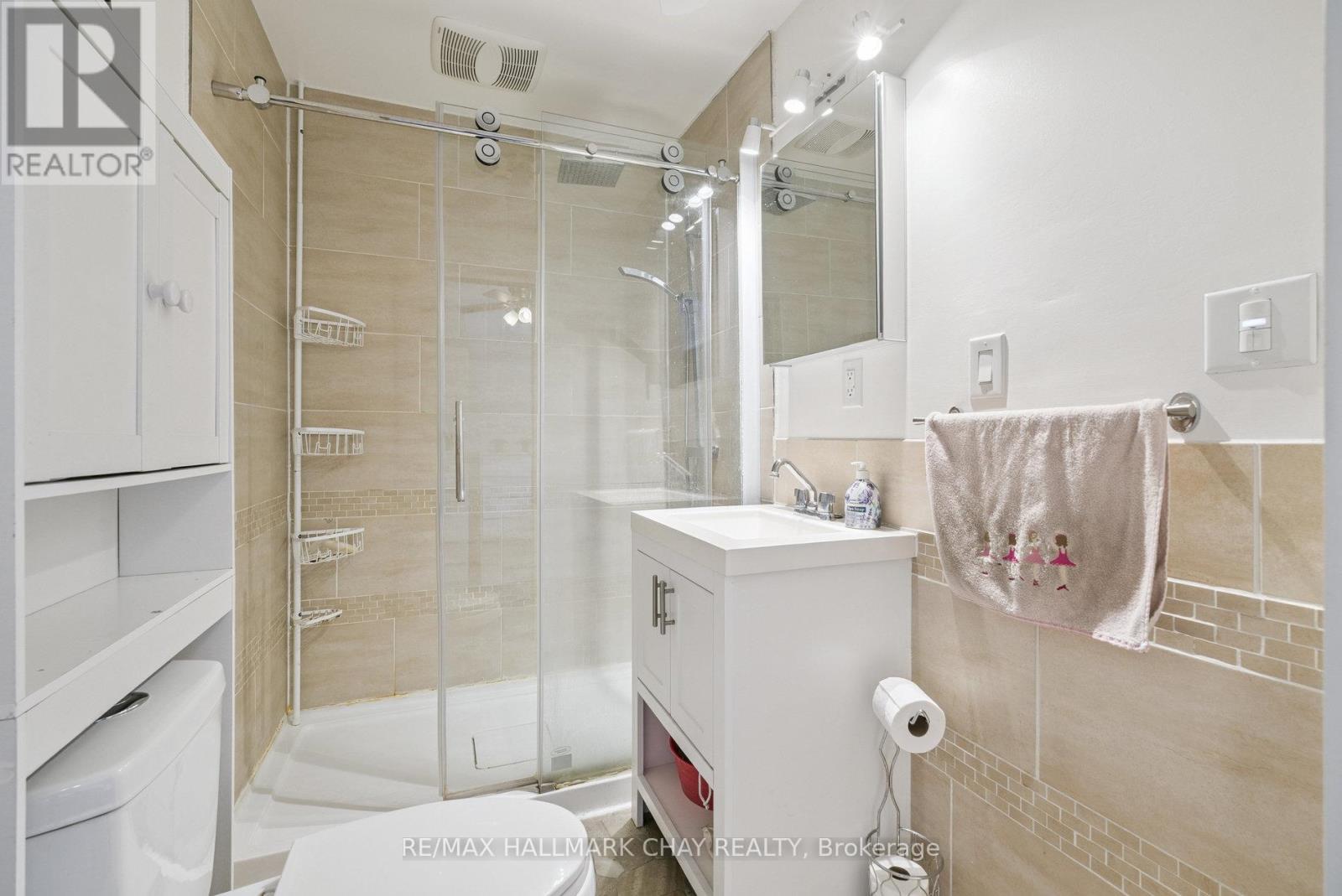 7521 County Road 10, Essa (Angus), Ontario  L0M 1B1 - Photo 18 - N12445223