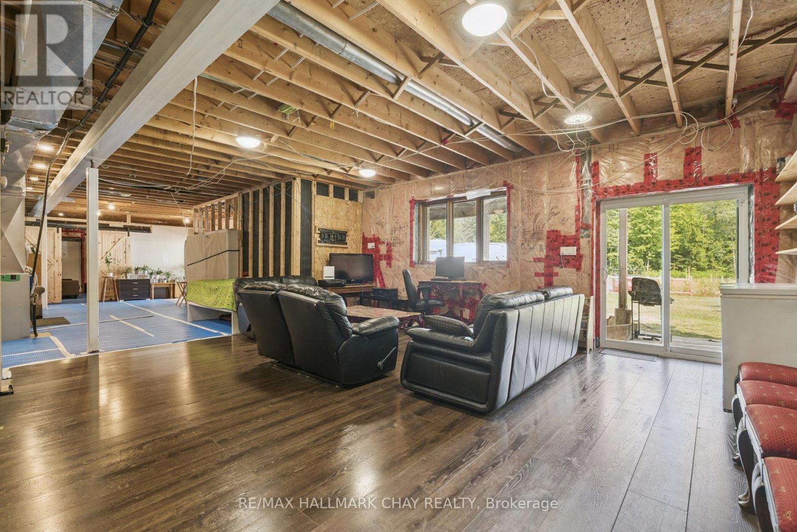 7521 County Road 10, Essa (Angus), Ontario  L0M 1B1 - Photo 28 - N12445223