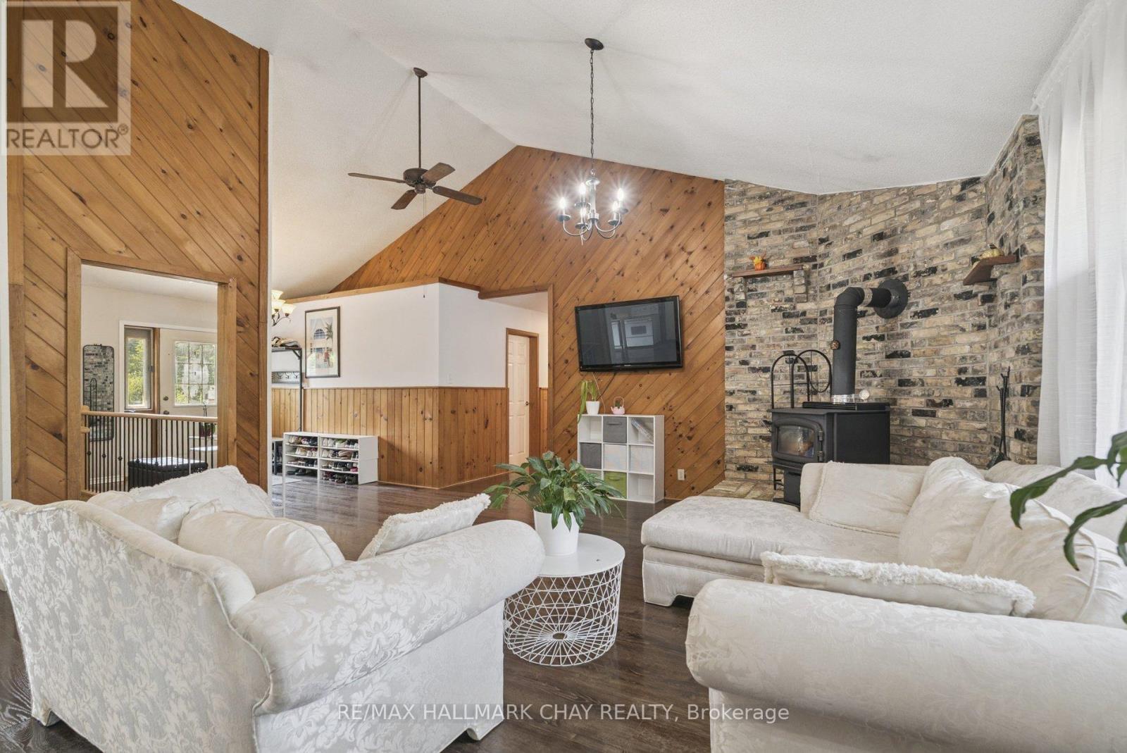 7521 County Road 10, Essa (Angus), Ontario  L0M 1B1 - Photo 3 - N12445223