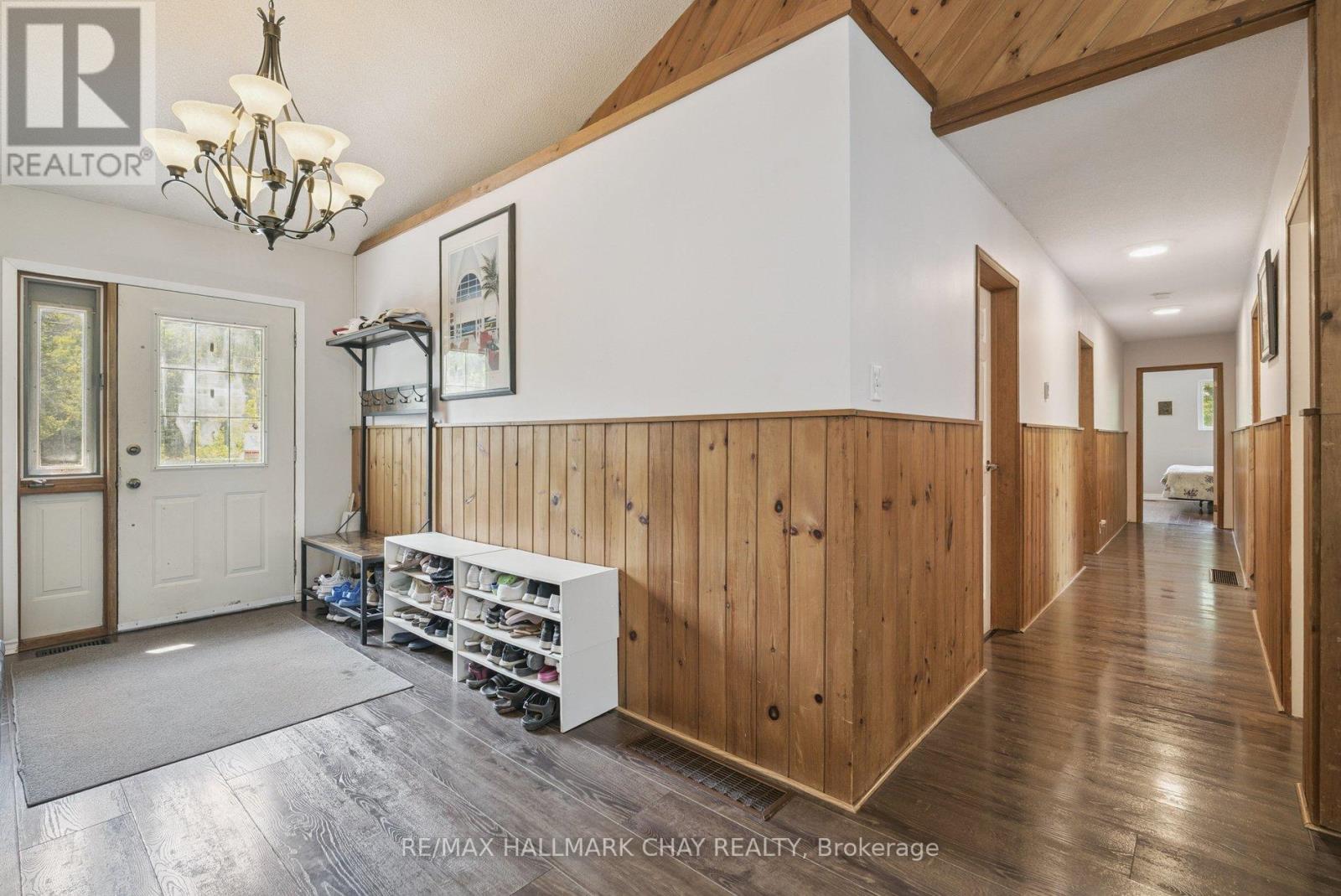 7521 County Road 10, Essa (Angus), Ontario  L0M 1B1 - Photo 8 - N12445223