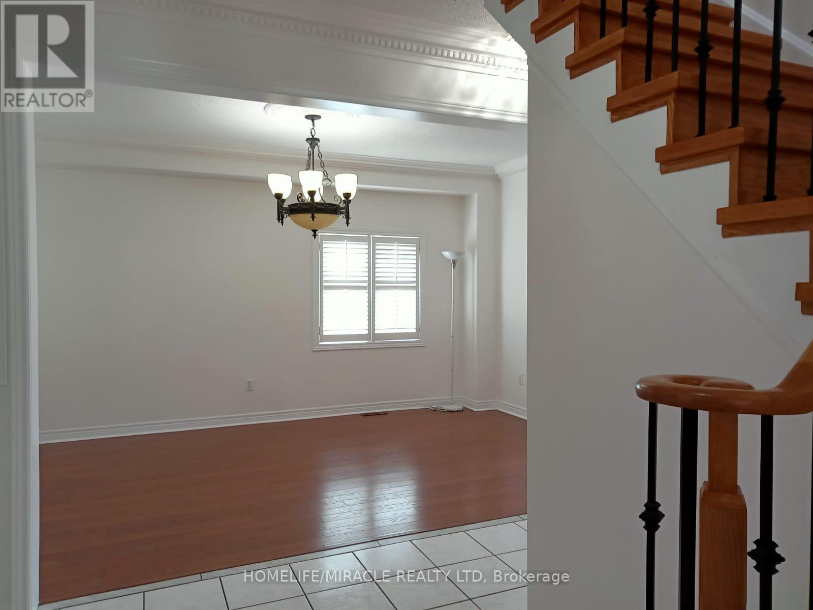 2 Nessie Street, Markham (Middlefield), Ontario  L3S 4J1 - Photo 11 - N12445235