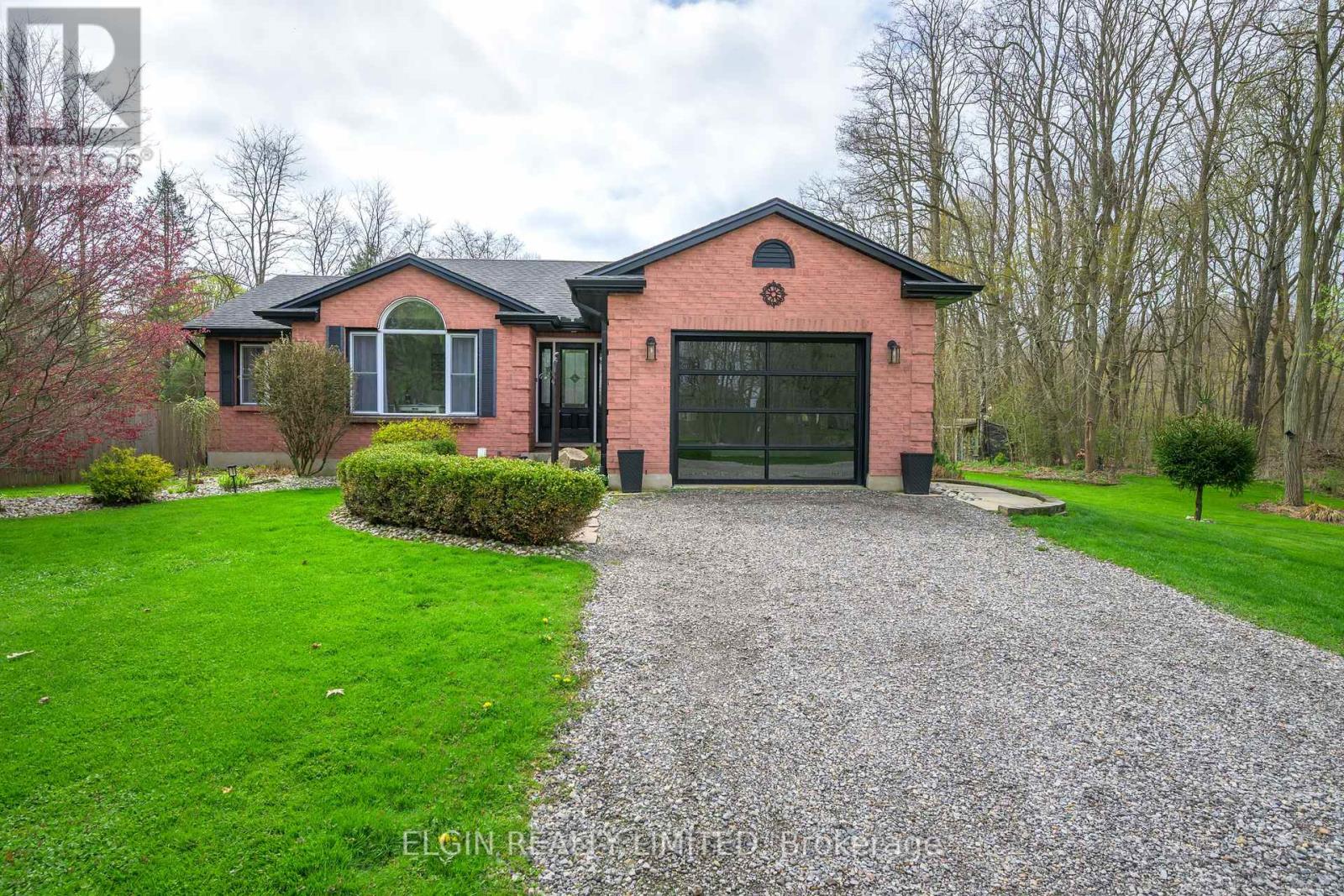 42371 Dexter Line, Central Elgin, Ontario  N0L 2L0 - Photo 1 - X12445260