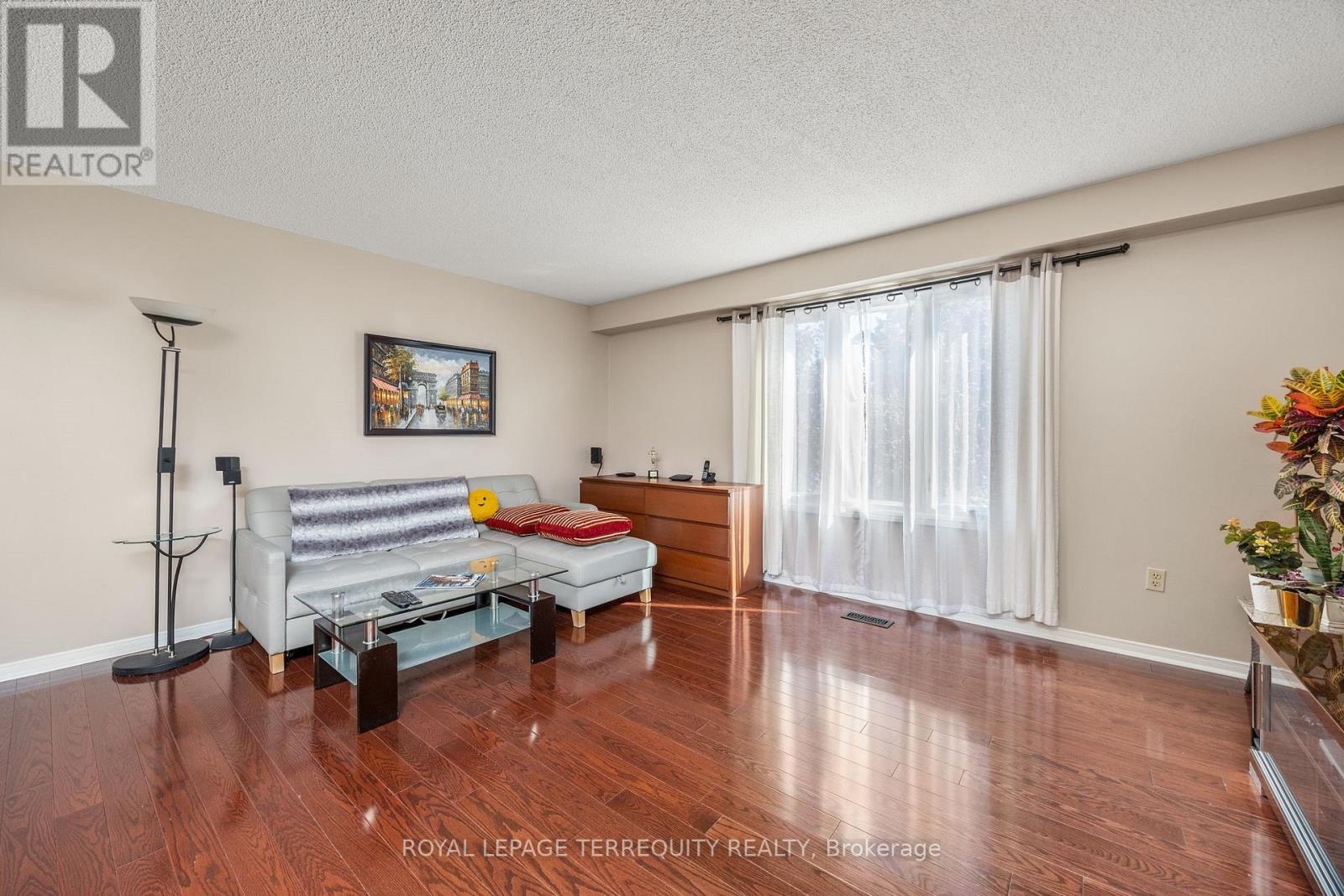 526 Renforth Drive, Toronto (Eringate-Centennial-West Deane), Ontario  M9C 2N5 - Photo 14 - W12445220